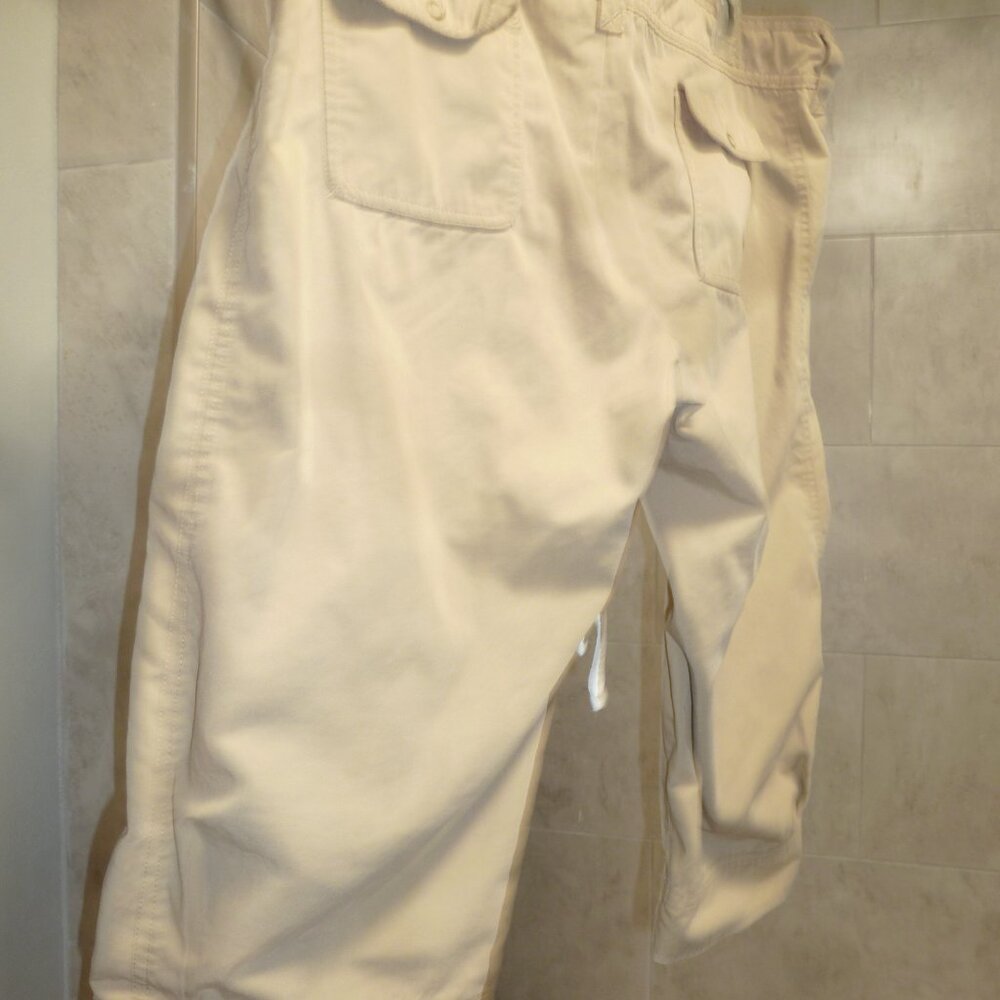 Nike Cropped Pants with pockets /Khaki capris Sz Large - Picture 4 of 11